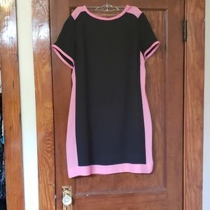 Banana republic blanck and pink dress